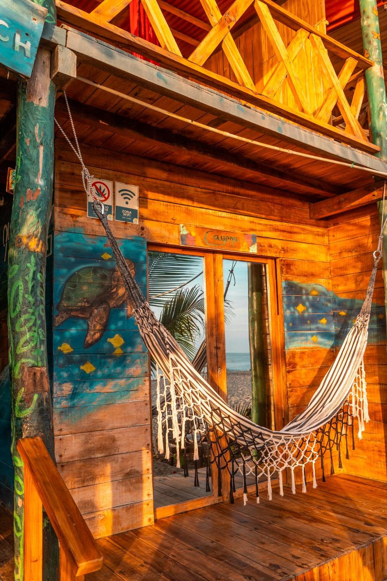The Mompe Beach Hostal La Poza Buitenkant foto