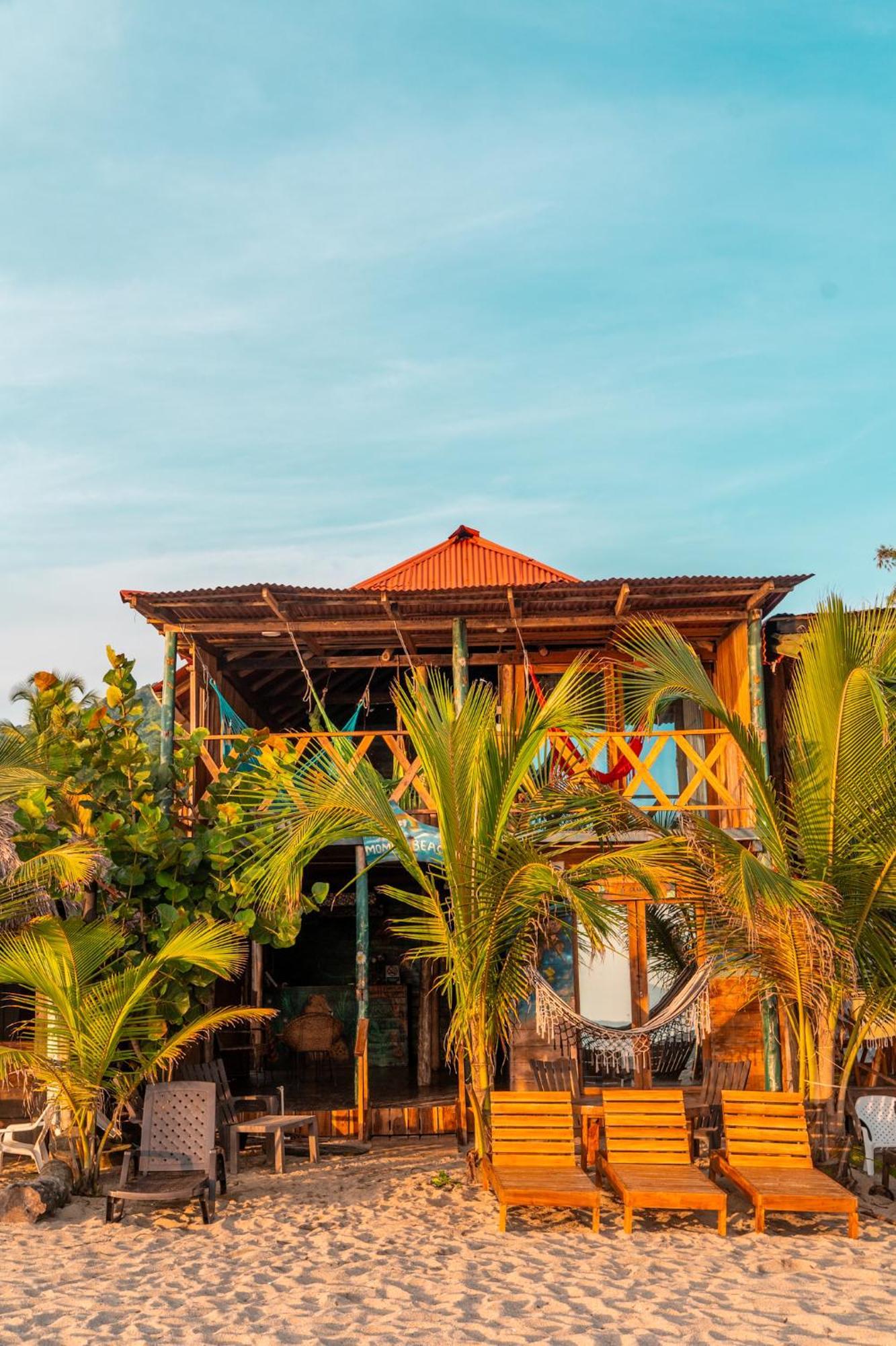 The Mompe Beach Hostal La Poza Buitenkant foto